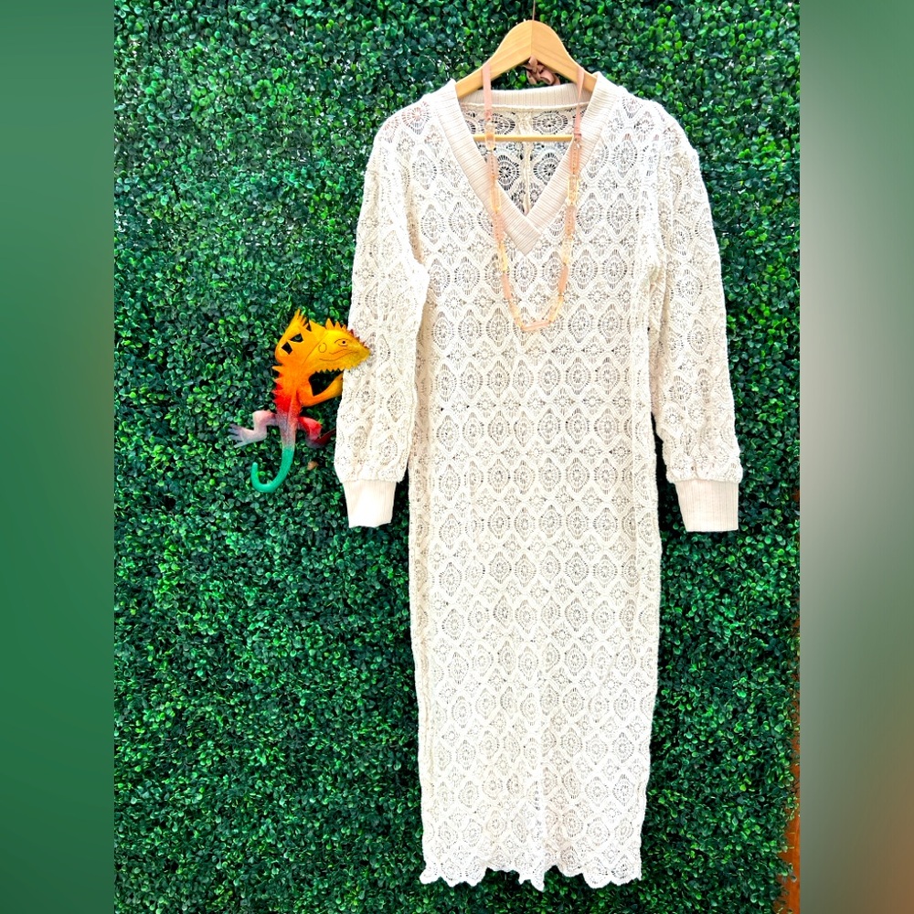 Breezy and elegant long crochet dress, perfect for summer companion!